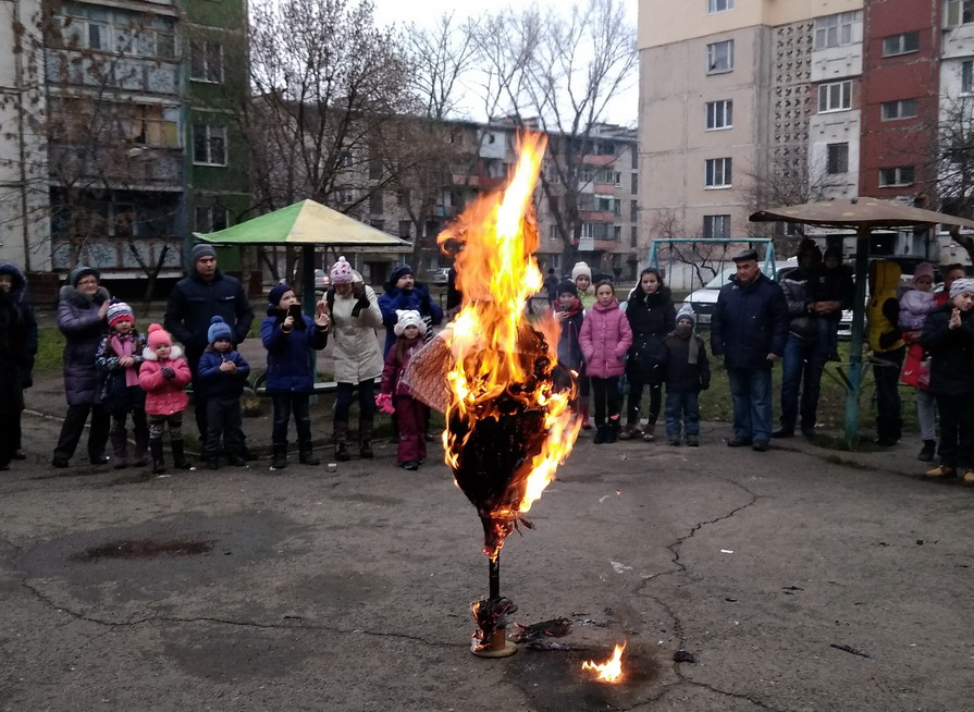 Название: Сжигание масленицы 2018.jpg
Просмотров: 363

Размер: 212.8 Кб